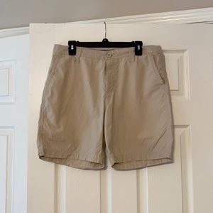 Columbia Khaki Shorts - 34 8inch inseam - light khaki